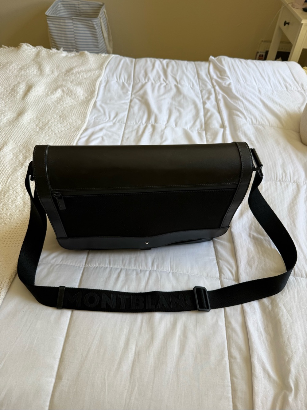 Montblanc Nightflight Messenger Bag - Picture 3 of 13